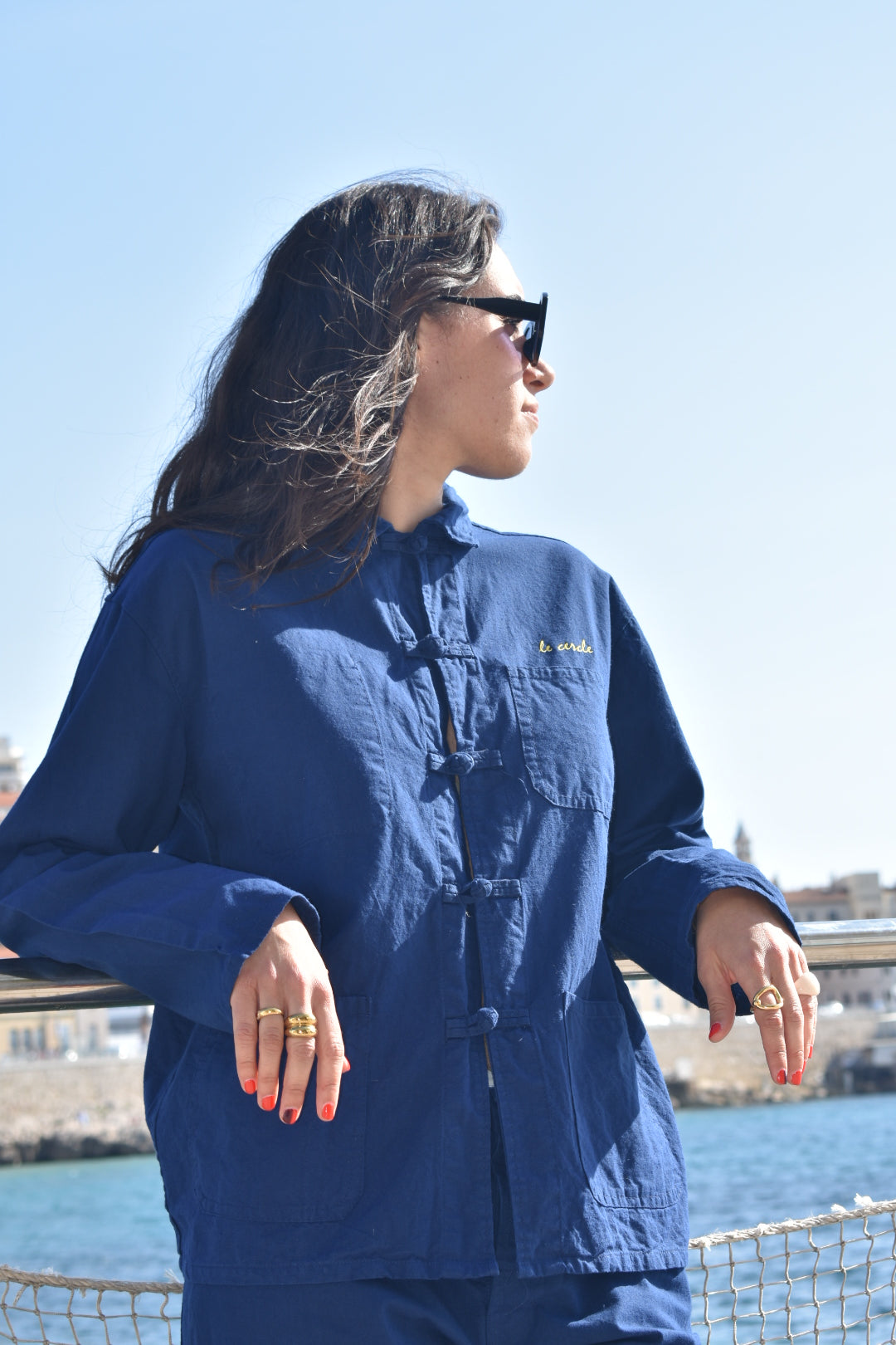 Enssemble Bleu de Chine, Le Cercle